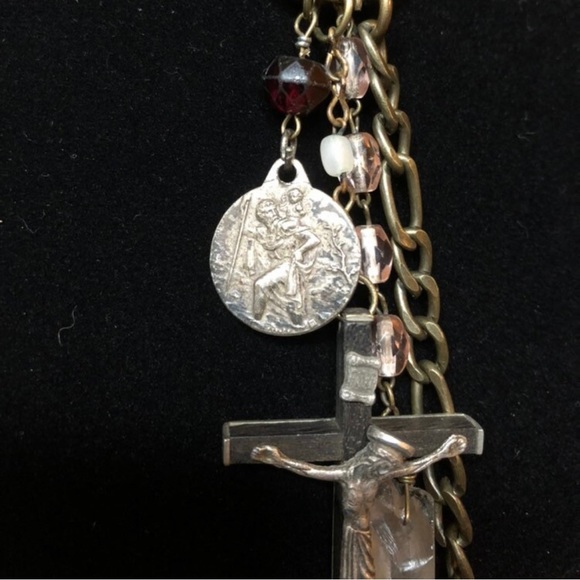 Maximalist Gothic Necklace - Picture 4 of 5